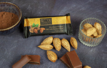 BIO-Milchschokolade gefüllt mit Marzipan-Nougat-Ganache