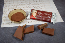Mozart (BIO-Milchschokolade gefüllt mit 70% Marzipan-Nougat-Ganache)