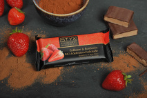 BIO-Edelbitterschokolade gefüllt mit Erdbeer- & Roséwein-Ganache 70g